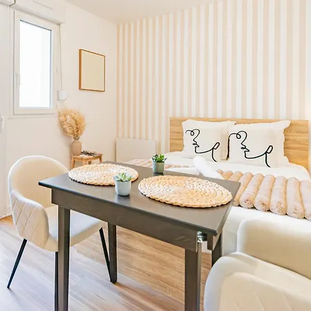 L'escale Tourangelle - Proche De La Gare アパート *